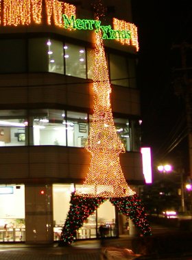 JR天童駅前交差点のクリスマスツリー