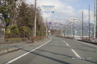 写真：山形県運動公園前（2009年3月12日）