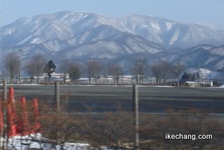 写真：山形県運動公園前（2009年3月12日）