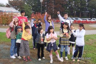 写真：小学生たち（水郷寺津すいすいウオーキング大会）