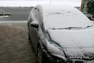写真：雪が積もる自動車（モンテディオ山形対横浜F・マリノス）