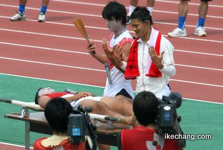 写真：園田選手たちのショートコント