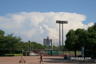 写真：大阪の夏の空（セレッソ大阪対モンテディオ山形）