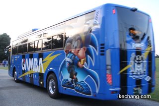 写真：ガンバ大阪の選手バス（モンテディオ山形vs.ガンバ大阪）