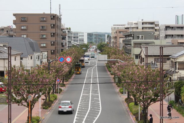 写真：歩道橋から飛田給駅を望む（東京ヴェルディ×モンテディオ山形）