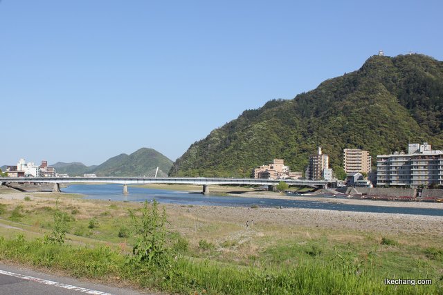 写真：スタジアムそばの堤防からの眺め（FC岐阜×モンテディオ山形）