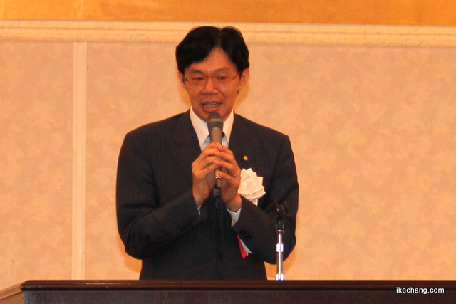 写真：主催者あいさつを述べる谷川浩司・日本将棋連盟会長（全国将棋サミット2015）