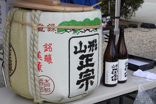 写真：水戸部酒造の樽酒（山形×清水）