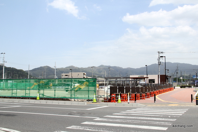 写真：駅前広場の工事が始まった天童南駅