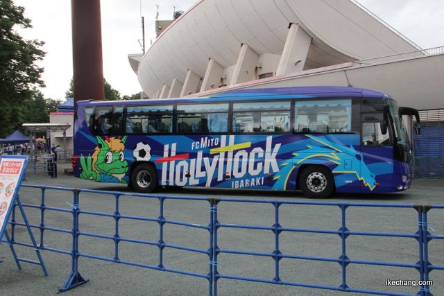 写真：水戸ホーリーホックの選手バス（山形×水戸）
