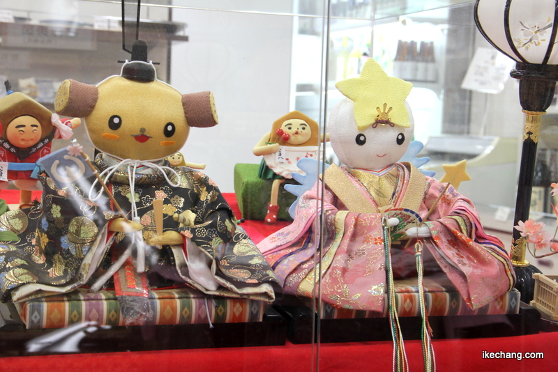 画像：茨城県土浦市のキャラクター「つちまる男雛」と「キララ女雛」
