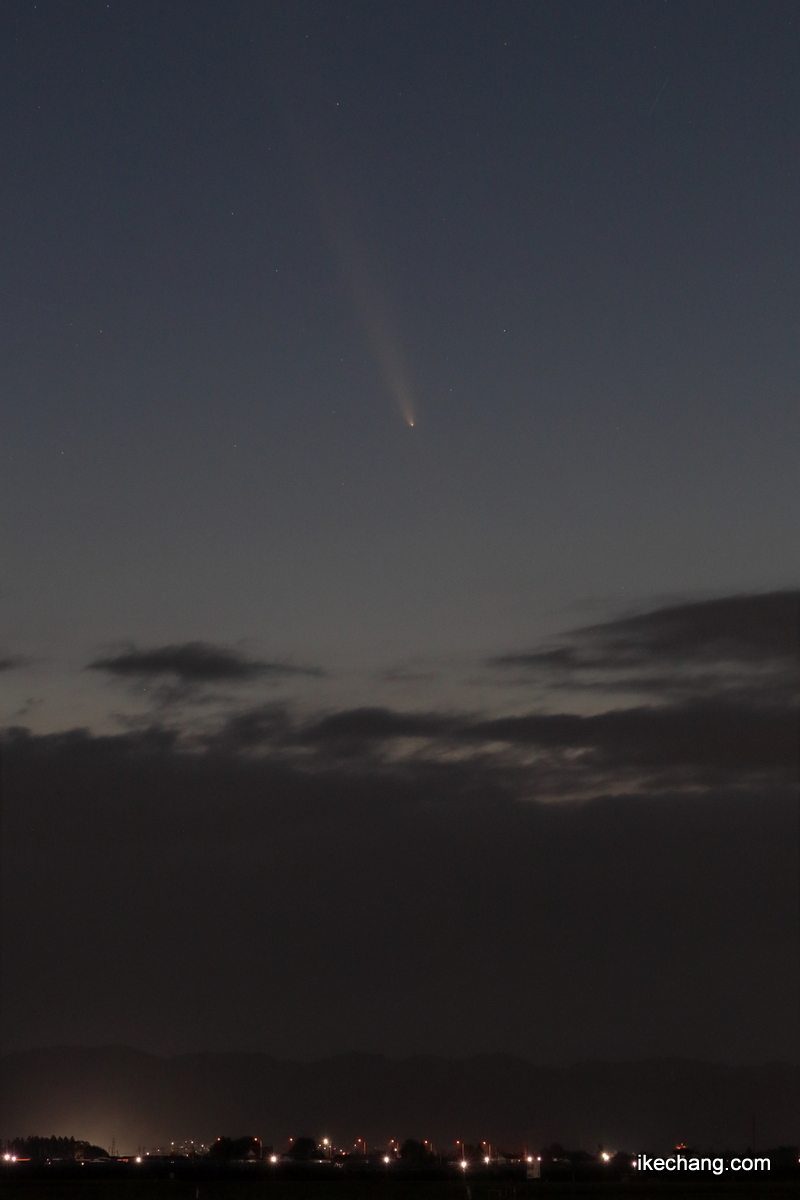 写真：雲の影響で夕暮と紫金山・アトラス彗星の共演は実現せず