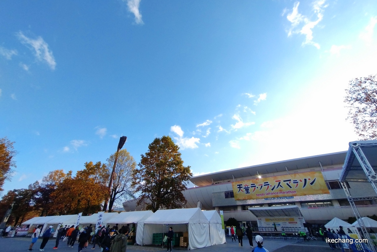 写真：青空の下での天童ラ・フランスマラソン